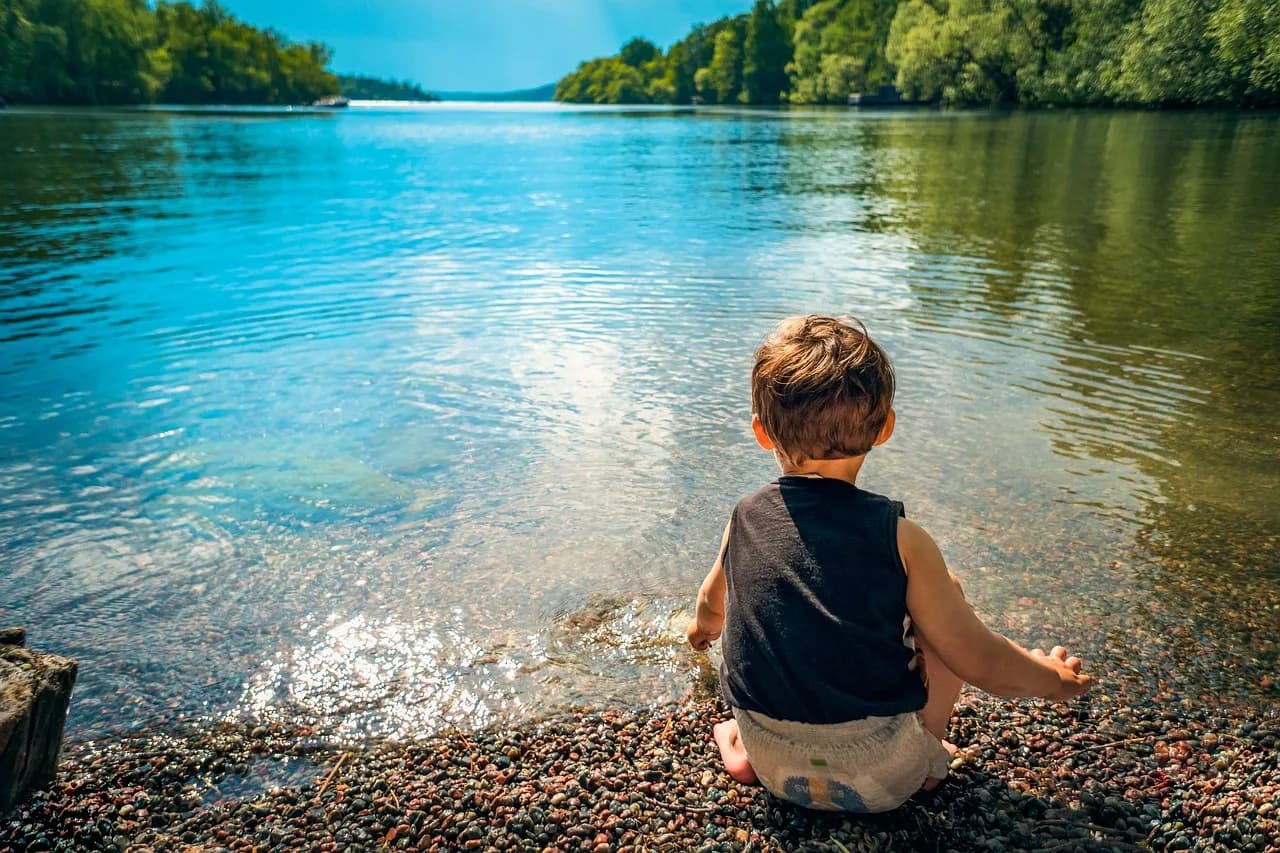 How to Keep Kids Cool in Summer: 5 Practical Ways