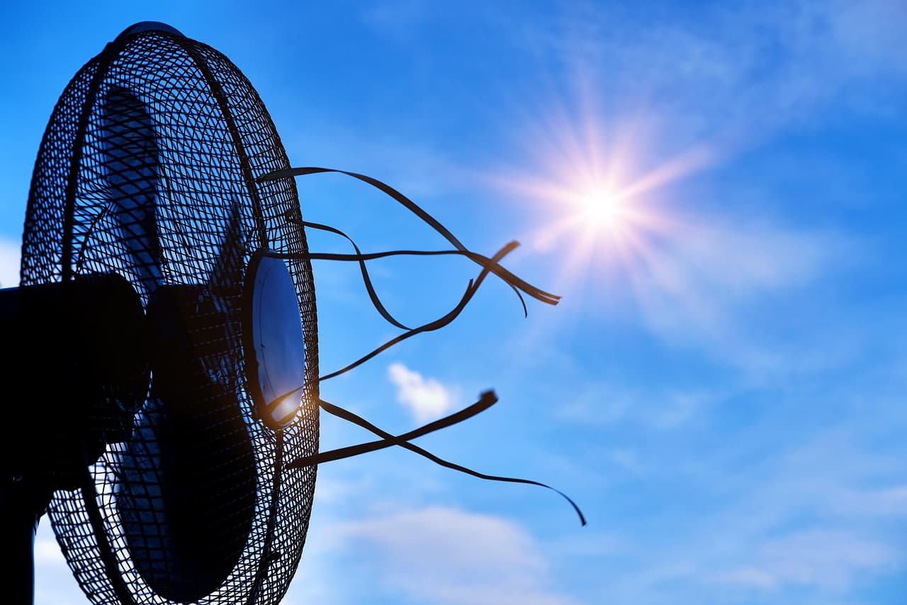 Keep Your Baby Cool in Dhaka Summer: 7 Essential Safety Tips