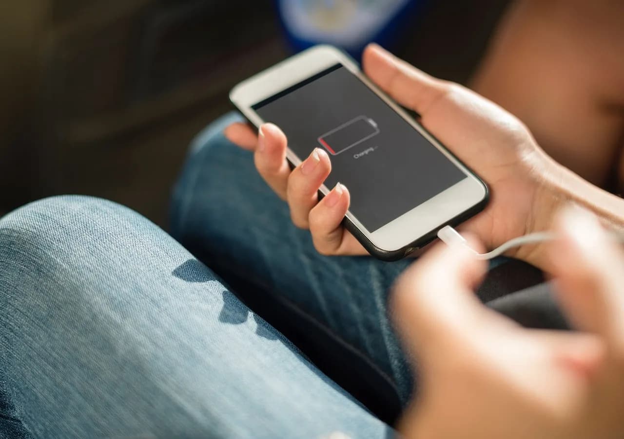 Battery Percentage Accuracy: Why Your Phone Lies